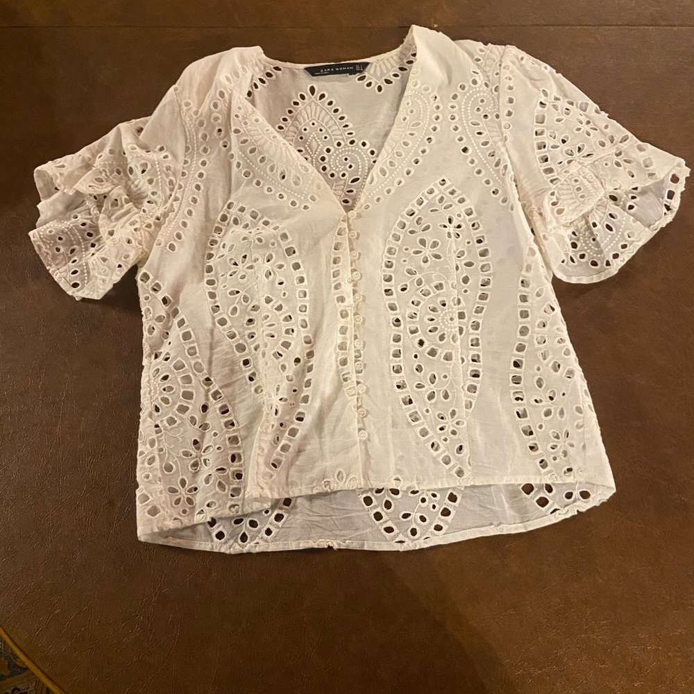 White eyelet